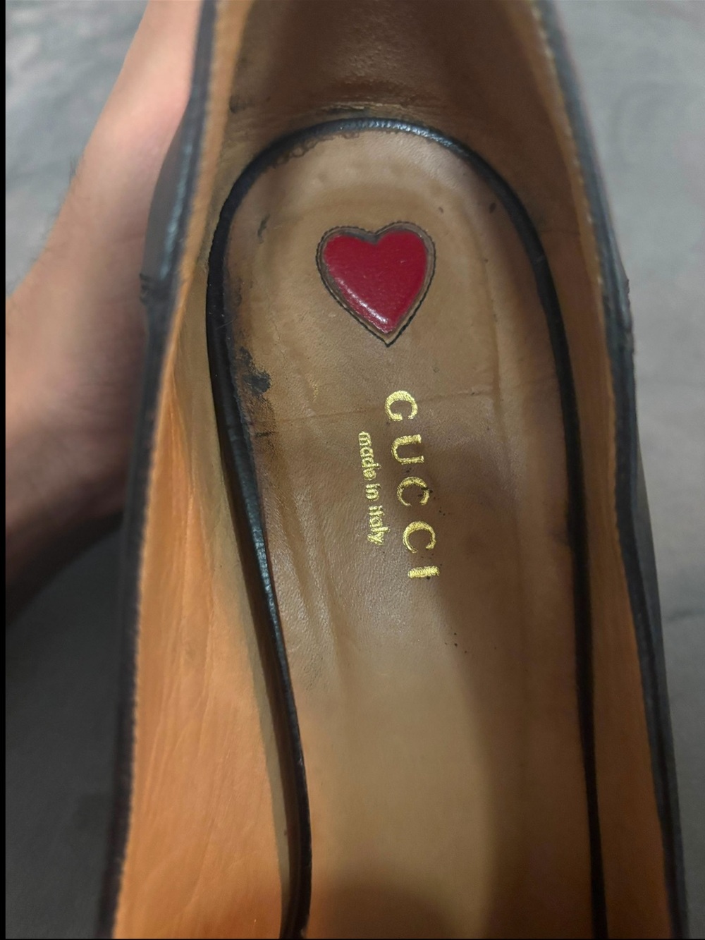 Gucci Black Leather Heart Heels • Size 42 - Picture 3 of 5
